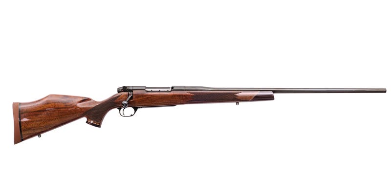 Weatherby Mark V Deluxe Walnut .240 WBY Mag 24" Barrel 4-Rounds